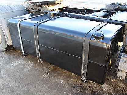 Маз 5440 бак. Оцинкованный бачок 500литр. Топливные баки на маз 5440. Соединение алюминиевых топливных баков. Дополнительный бак маз 5440.