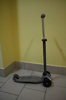 Самокат трехколесный Micro Maxi