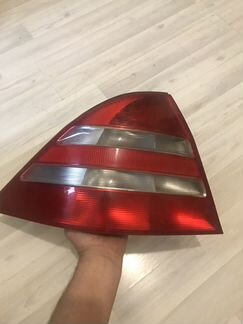 Задний фонарь на Мерседес бенз