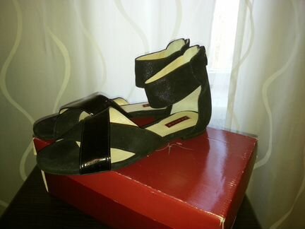 Босоножки кожаные новые