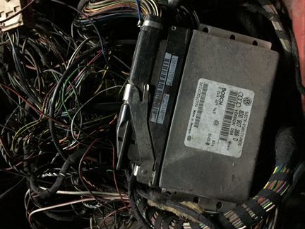 Блок управления ESP 8D0907389D Audi VW