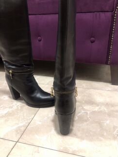 Кожаные сапоги на толстом каблуке