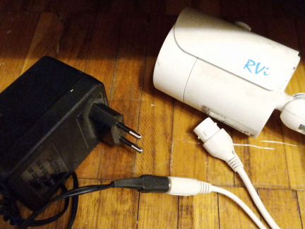Блок питания 12v 1A использовался для камеры RVI