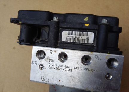 Toyota corolla verso блок ABS 0265231484