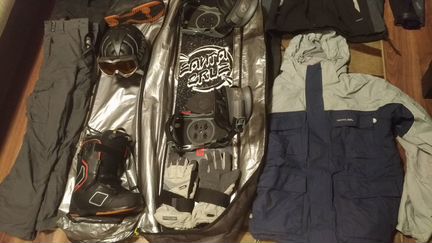 Спродаю комплект для сноубординга