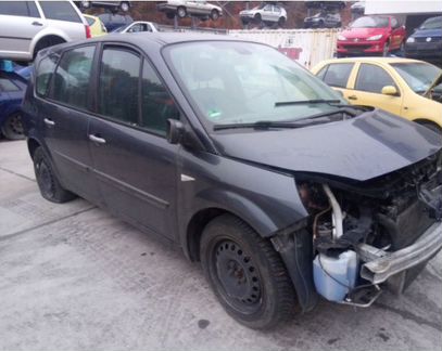 Фара передняя левая Renault Scenic 2 260605051R