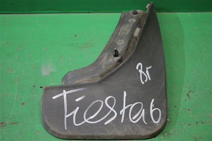 Брызговик задний правый Ford Fiesta MK6 2008-2015