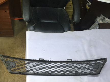 Решотка бампера Volvo XC70
