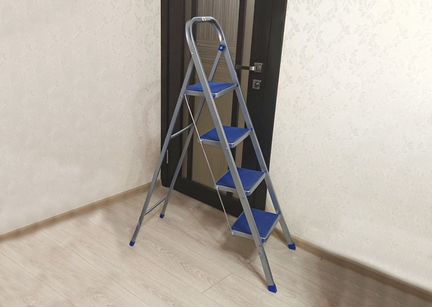 Стремянка 4 широких ступени (Италия)