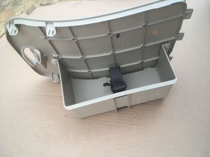 Toyota Land Cruiser 200 заглушка обшивки багажника