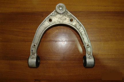 Рычаг подвески передний верхний Vw Touareg 7P