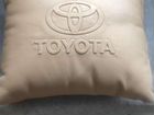 Подушка для авто кожаная с логотипом Тойота