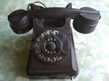 Антикварный телефон