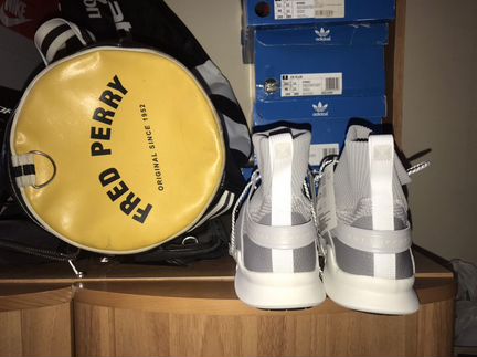 Кроссовки Adidas