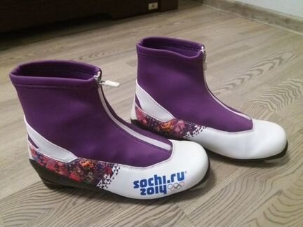 Лыжные ботинки женские р.37-37.5