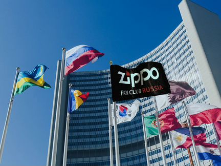 Клубный флажок Zippo