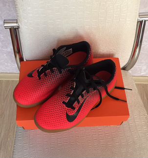 Футзалки Nike p.37.5