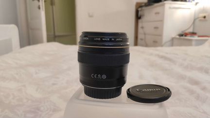 Canon EF 100mm f/2 USM