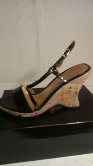 Босоножки женские