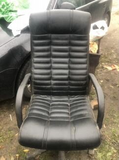 Кожанное кресло