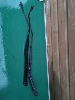 Nissan Juke поводок дворников