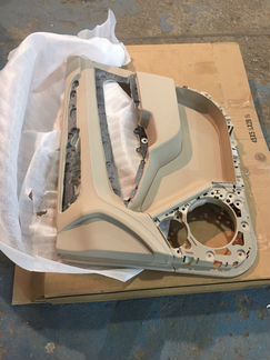 Обшивка двери мерседес W 166 A 1667208201 8R00