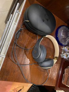 Беспроводные наушники beats