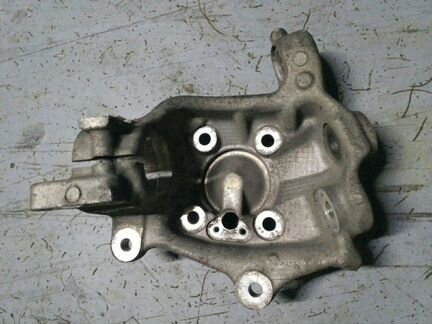 Кулак поворотный передний BMW E39 левый