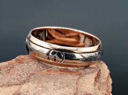 Золотое кольцо с бриллиантами