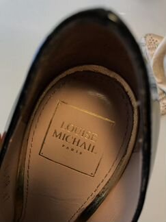 Чёрные лакированные туфли Louise Michail