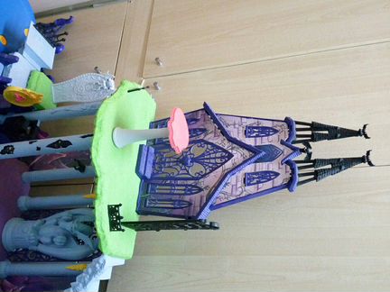 Замок монстр хай катакомбы