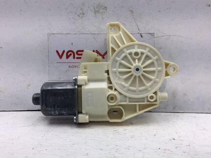 Мотор стеклоподъемника задний правый Mercedes E350