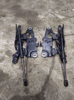 Петли капота F10 F02