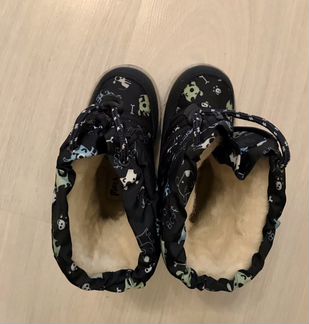 Сноубутсы в идеале на 24р