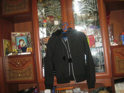 Толстовка черного цвета