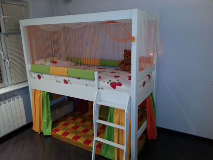 Кровать чердак из массива бука