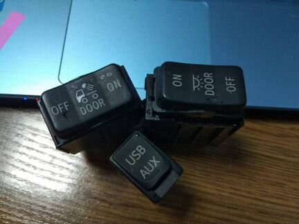 Кнопка Toyota Tundra 5.7 i АКПП 2011